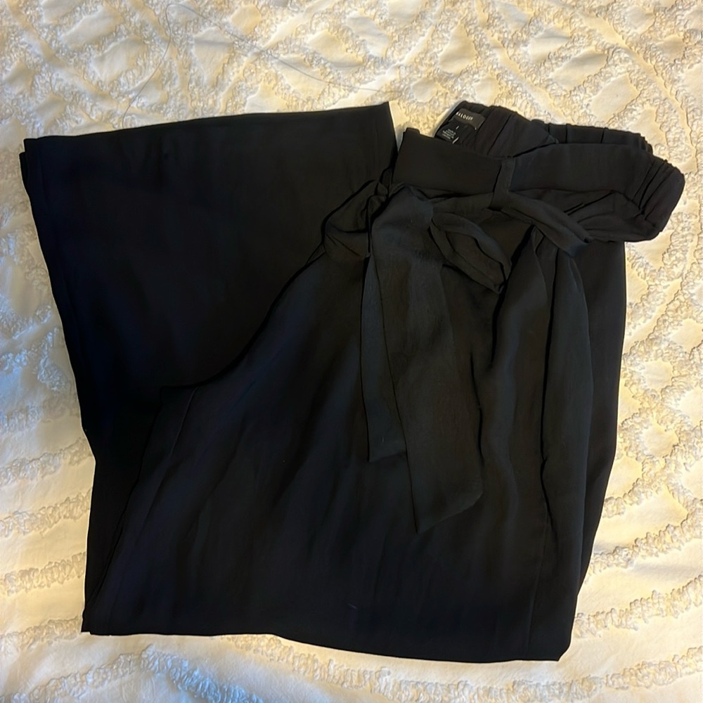 Halogen Dress Pants - Tie-waist, wide-leg crop, Black - size L
